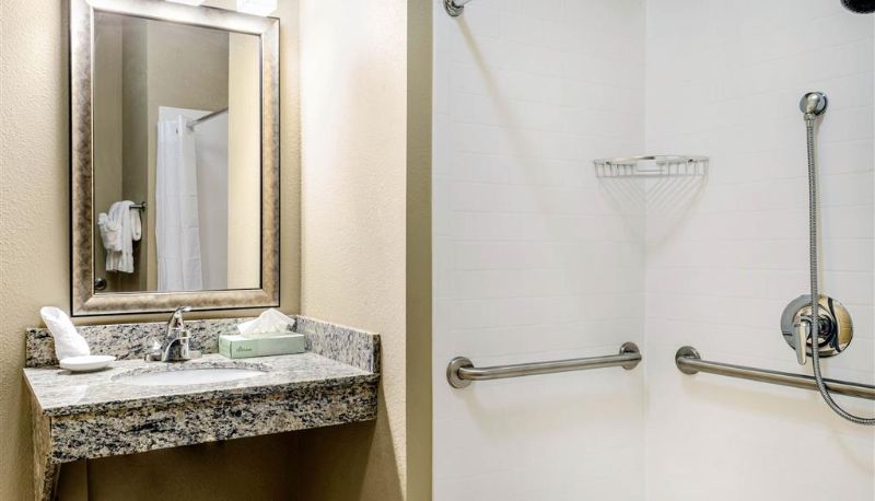 Camera - MAINSTAY SUITES HACKBERRY SPORTSMANS LOD