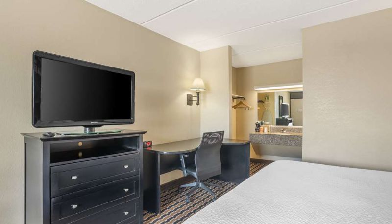Camera - Quality Inn near Speedway