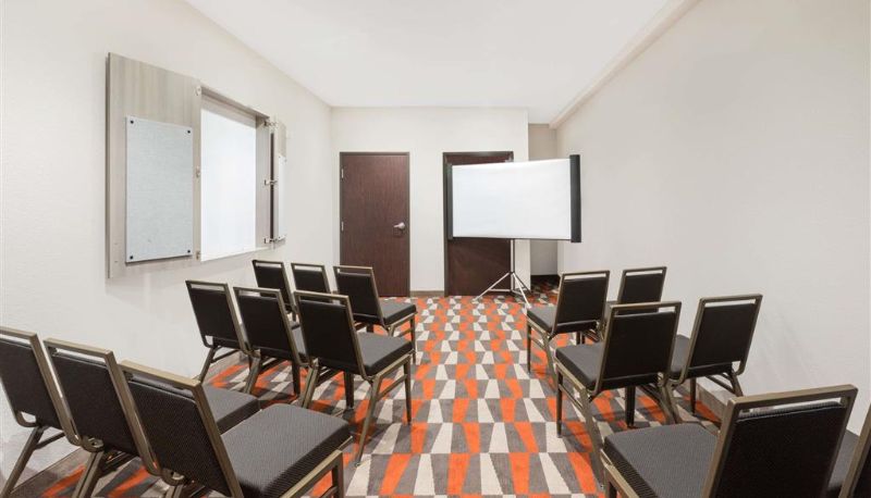 Conference room - Microtel Inn & Suites by Wyndham Perry