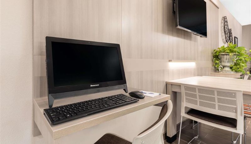 Business centre - Microtel Inn & Suites by Wyndham Perry