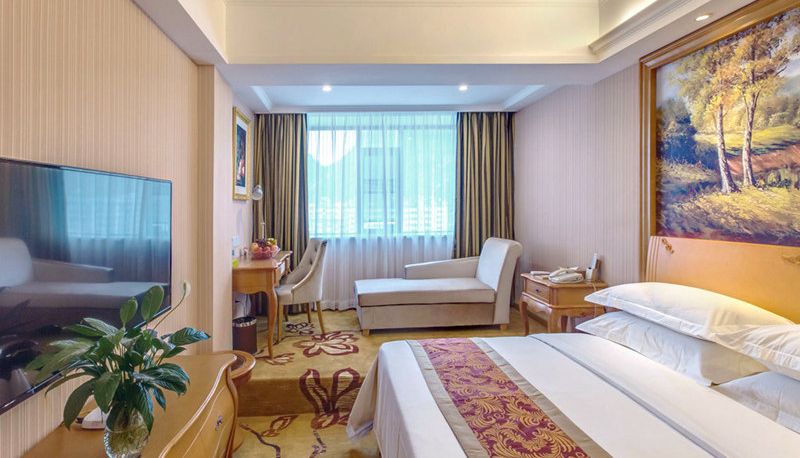 Camera - Guangxi)  Guilin  Airport Road vienna hotel (Rongshan Hotel Guilin Airport Road banyan mountain(Domestic Only)