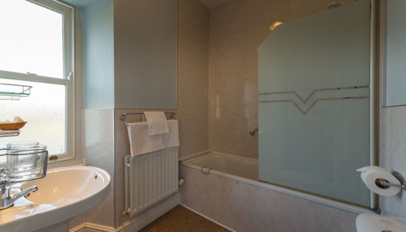 Appartement - Lutwidge Arms Limited