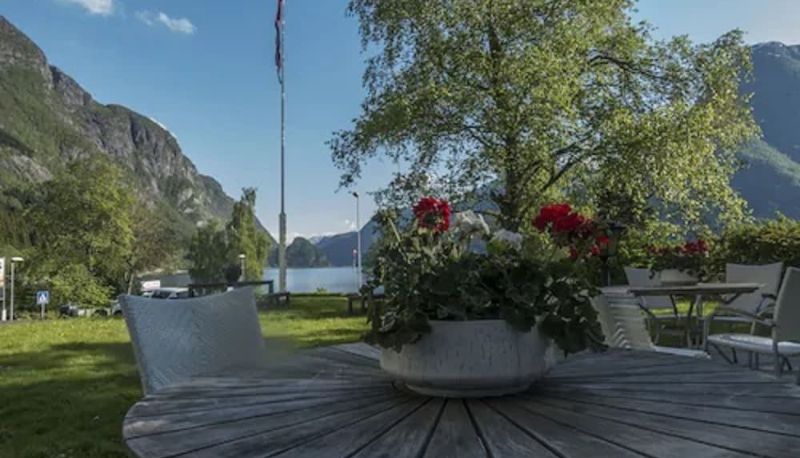 Info - Trolltunga Hotel