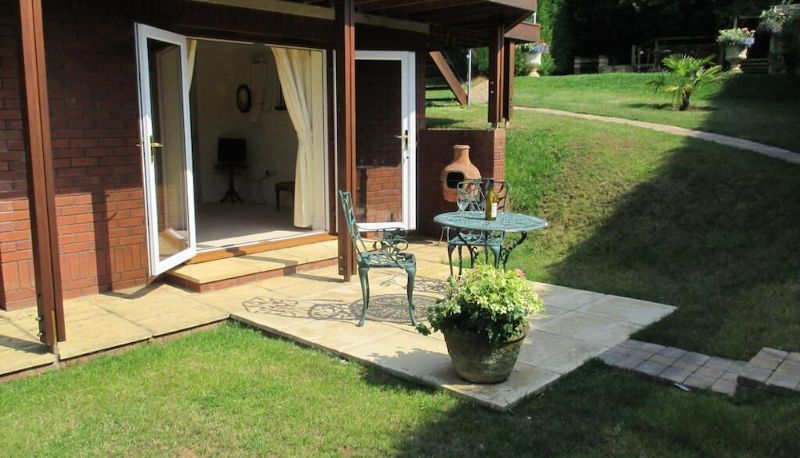 Zona exterior del hotel - Riverdown B&B