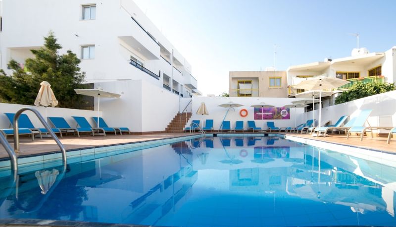 Pool - Flora Maria Hotel