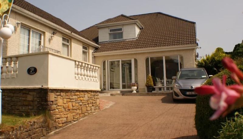 Info - Eske Villa Bed & Breakfast