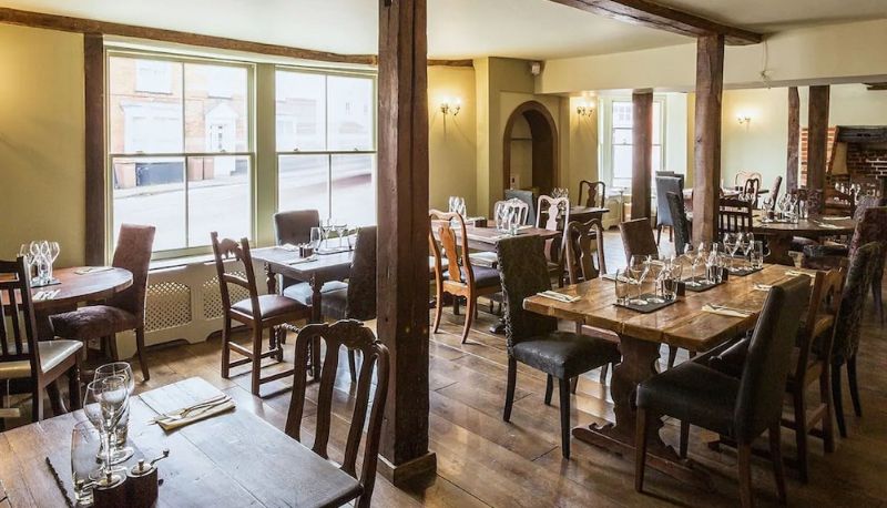 Restaurant - The Harvard Inn