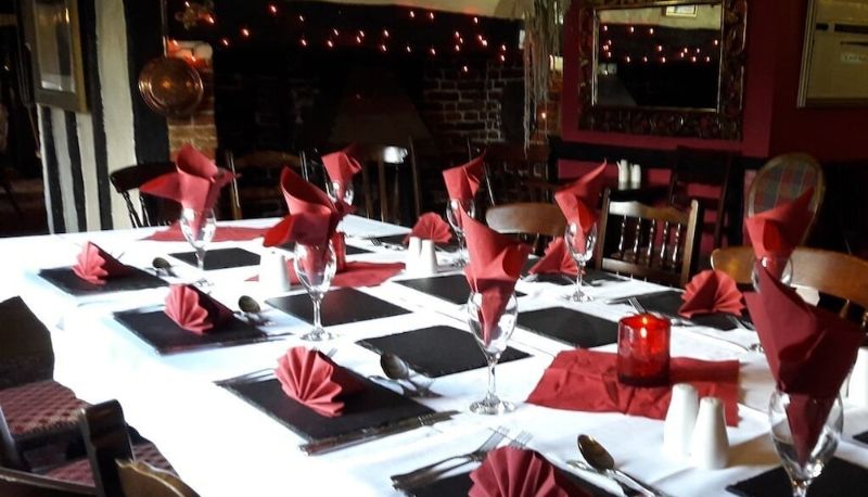 Restaurant - The Four Horseshoes
