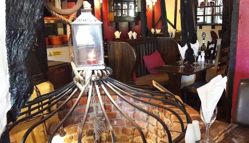 Restaurant - The Four Horseshoes
