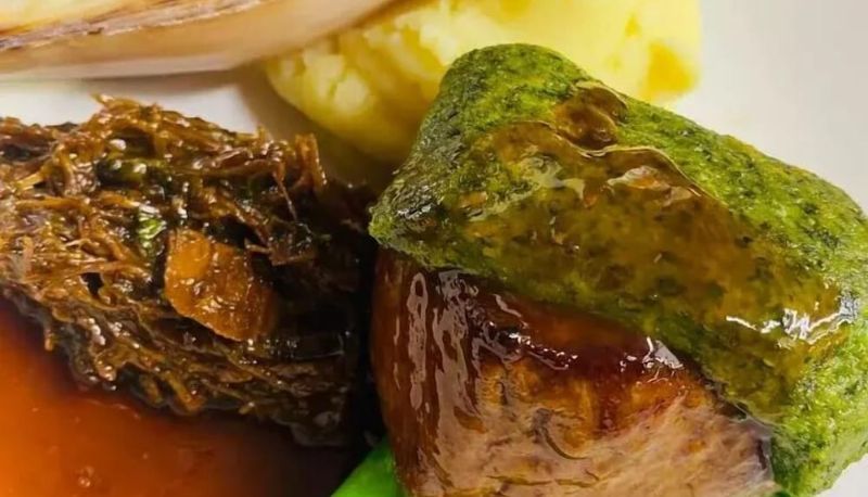 Restaurant - The Brown Horse Inn