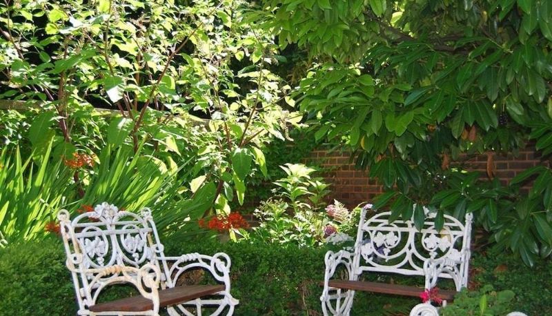 Hotel outdoor area - L'ambroise