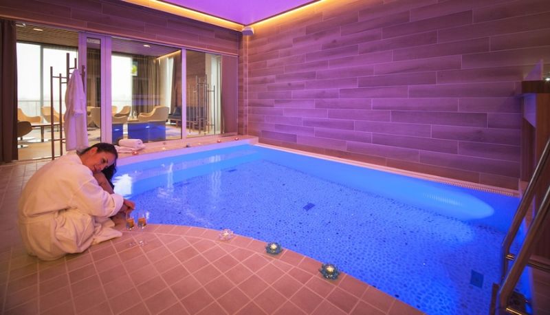 Piscina - Hotel Aateli Hillside