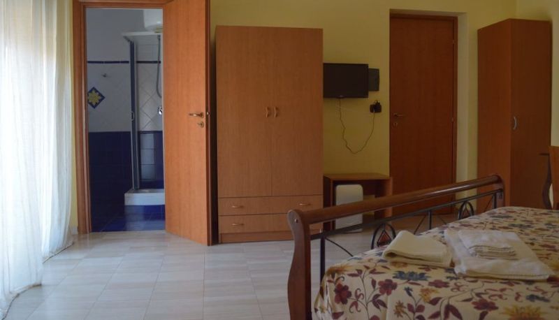 Dreibettzimmer - B&B Scalea Rooms