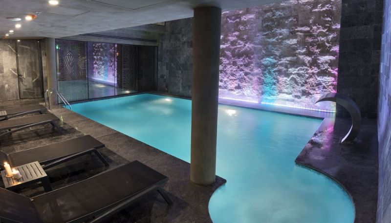 Piscina - Endless Art Hotel