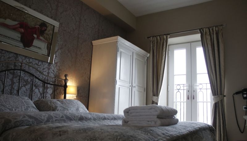 Camera standard - Bowness Bay Suites - Adults only