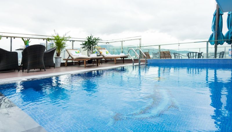 Piscina - Dana Marina Hotel