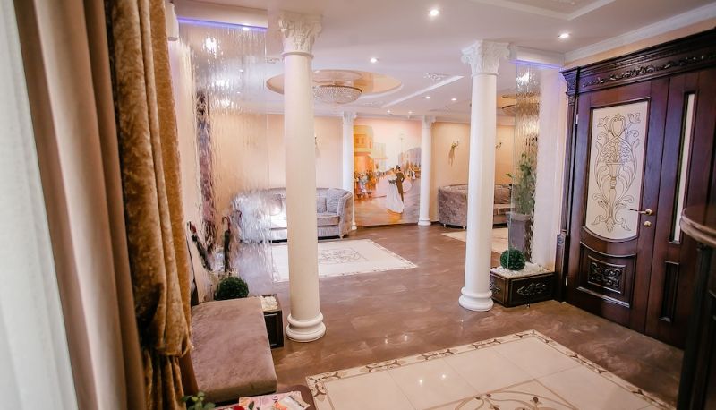 Lobby - Aristocrat Hotel