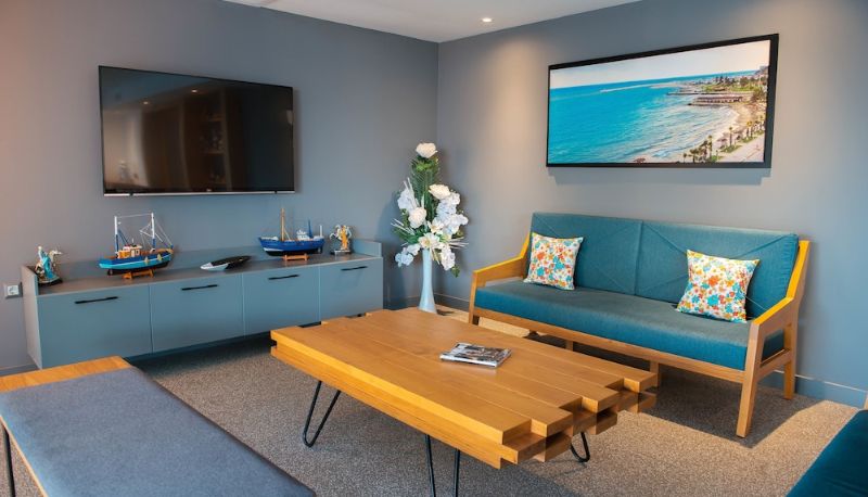 Lobby - Port Marina Hotel