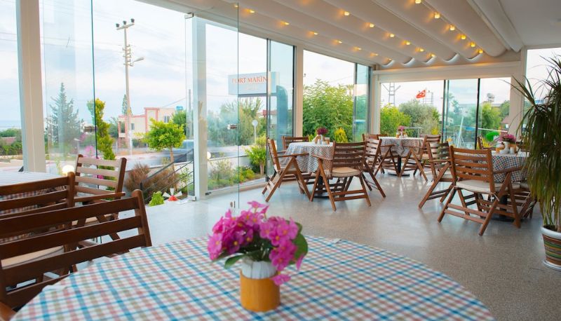Restaurant - Port Marina Hotel