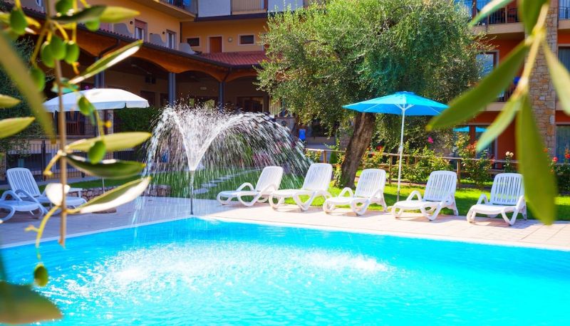 Piscina - Villa Isabella Hotel & Residence