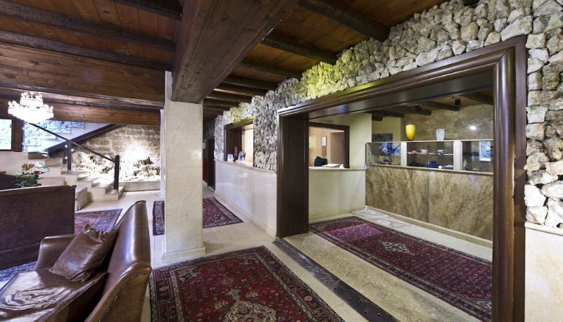 Lobby - Lithos Hotel & Spa
