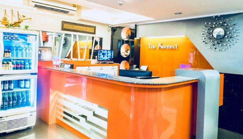 Recepción - The Konnect Hotel