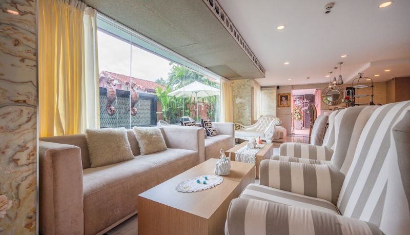 Hall - Sonia Residence