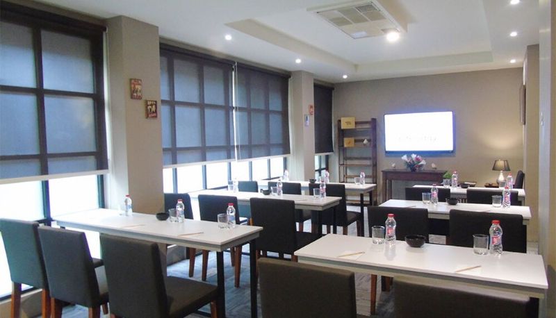 Sala de reuniones - Nite & Day Surabaya - Kedungdoro