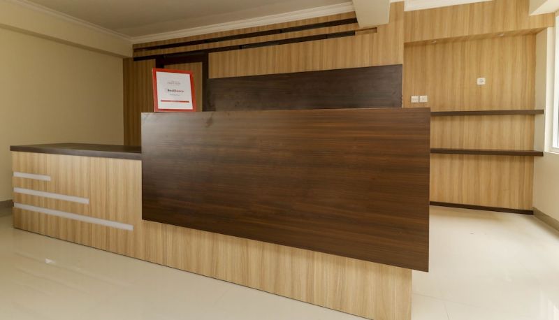 Réception - RedDoorz Plus near Palembang Square Mall