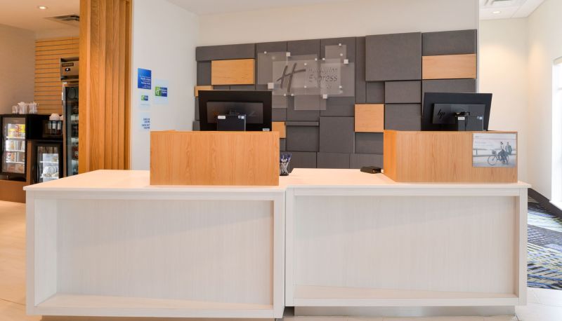 Info - Holiday Inn Express & Suites OTTUMWA by IHG