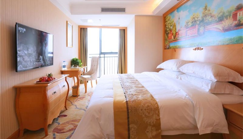 Camera - Vienna International Hotel Yantai Golden Beach Seawater Bathing Zhenhua Shopping Center Yantai Golden Beach Xingyi Square