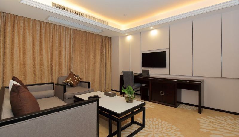 Suite - Zhenjiang Huijing Holiday Inn
