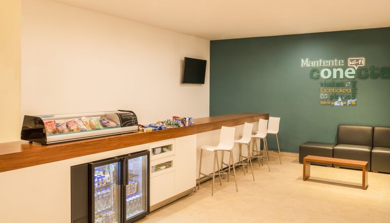 Salón - One Ciudad de Mexico La Raza