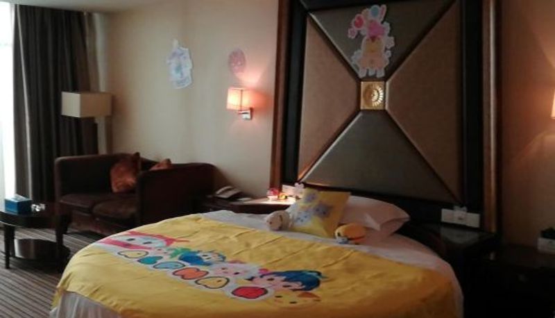 Habitación - Holiday Hotel