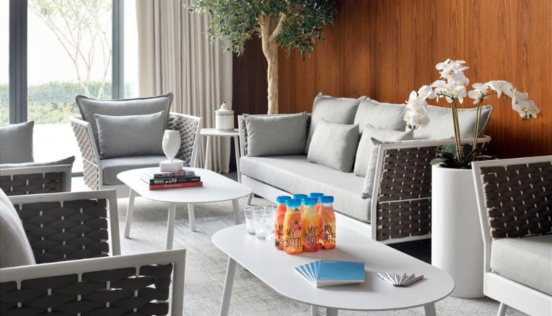 Salón - Vida Emirates Hills