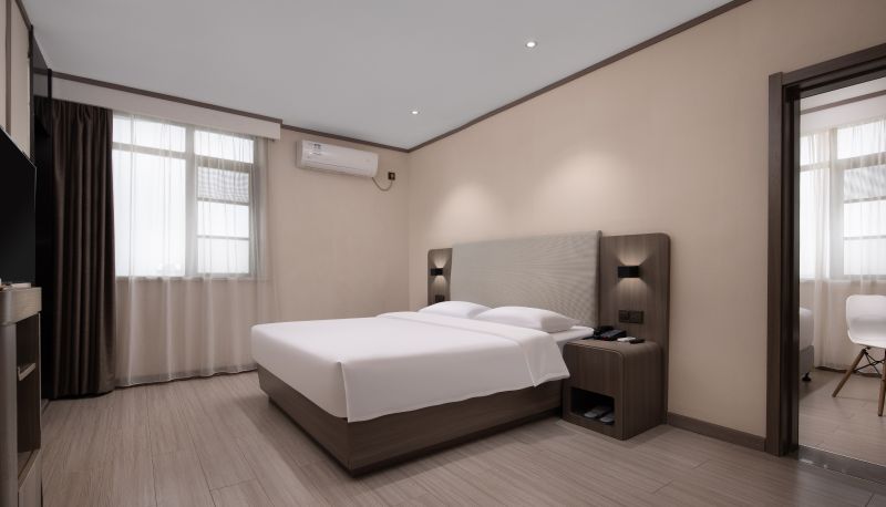 Info - Hanting Zhijiang Yanjiang Avenue Hotel