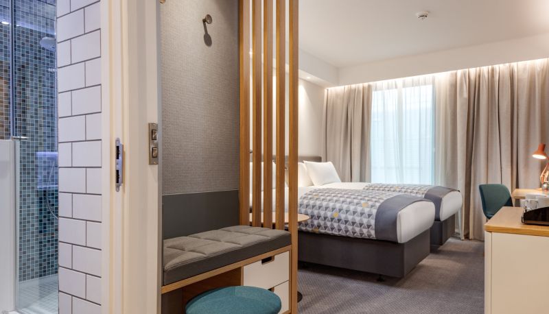 Holiday Inn LONDON - HEATHROW BATH ROAD by IHG - 4-star hotel in London