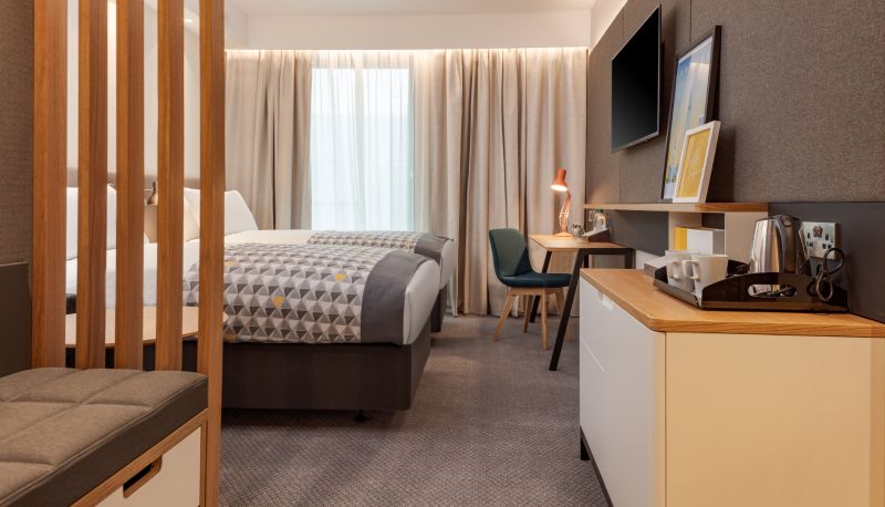 Holiday Inn LONDON - HEATHROW BATH ROAD by IHG - 4-star hotel in London