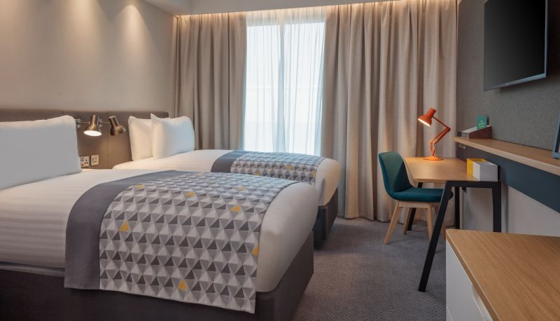 Holiday Inn LONDON - HEATHROW BATH ROAD by IHG - 4-star hotel in London