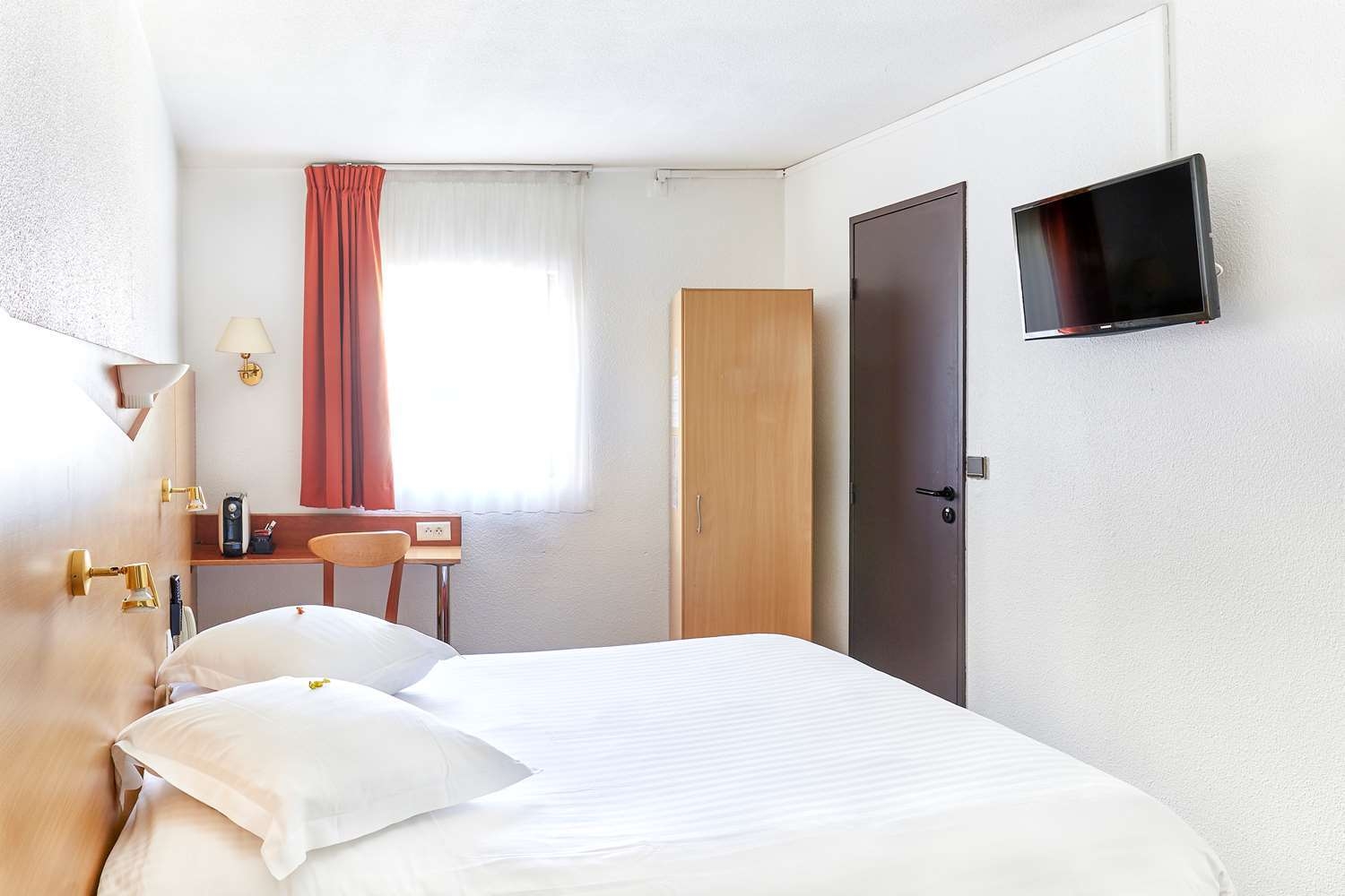 Hotel Kyriad - Nice Port chez HRS avec services gratuits