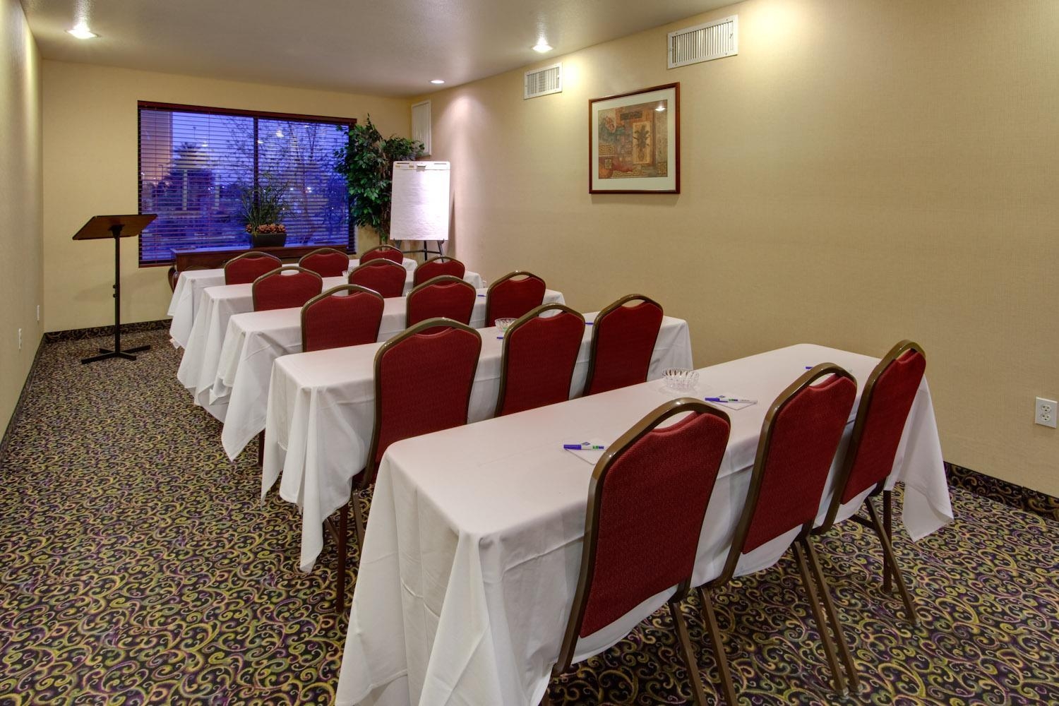 Holiday Inn Express & Suites HENDERSON (Henderson)