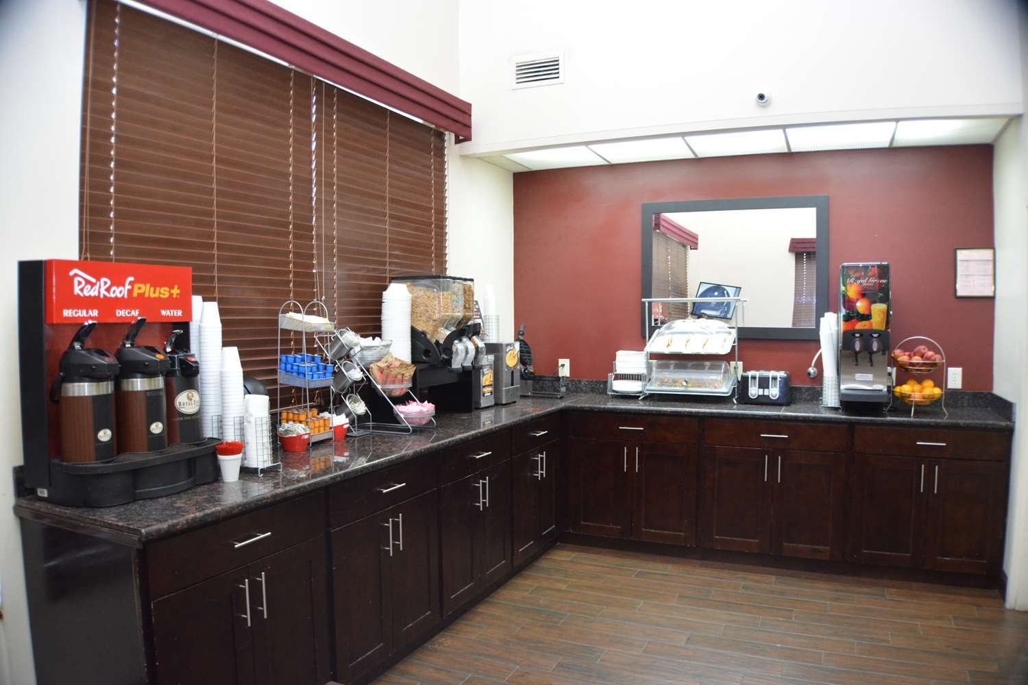 Hotel Red Roof PLUS+ & Suites Chattanooga - Downtown