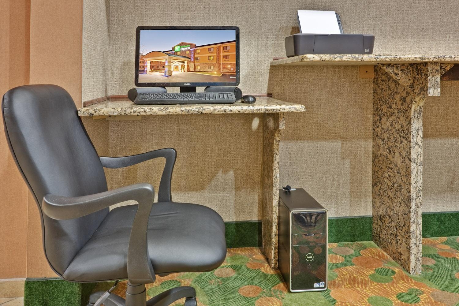 Holiday Inn Express WINFIELD TEAYS VALLEY 3 HRS star hotel in