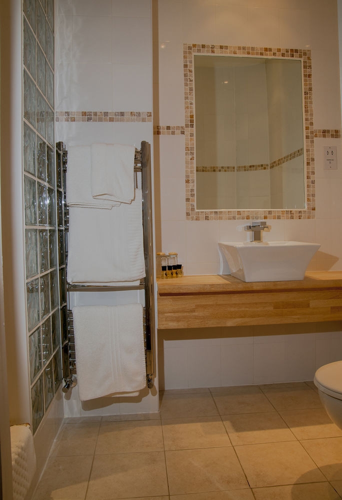 Clarence Court Hotel 4 HRS star hotel in Cheltenham (England)