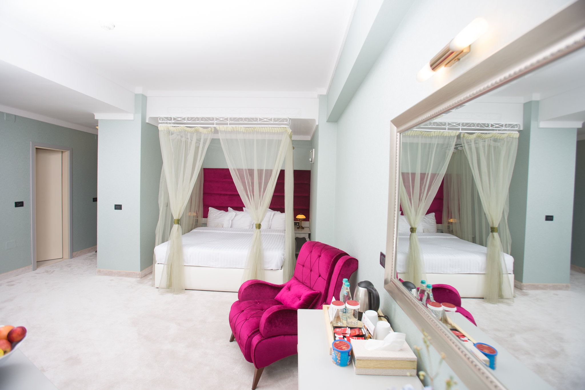 Hotel Phoenicia Grand 4 HRS star hotel in Bucharest (Bucuresti)