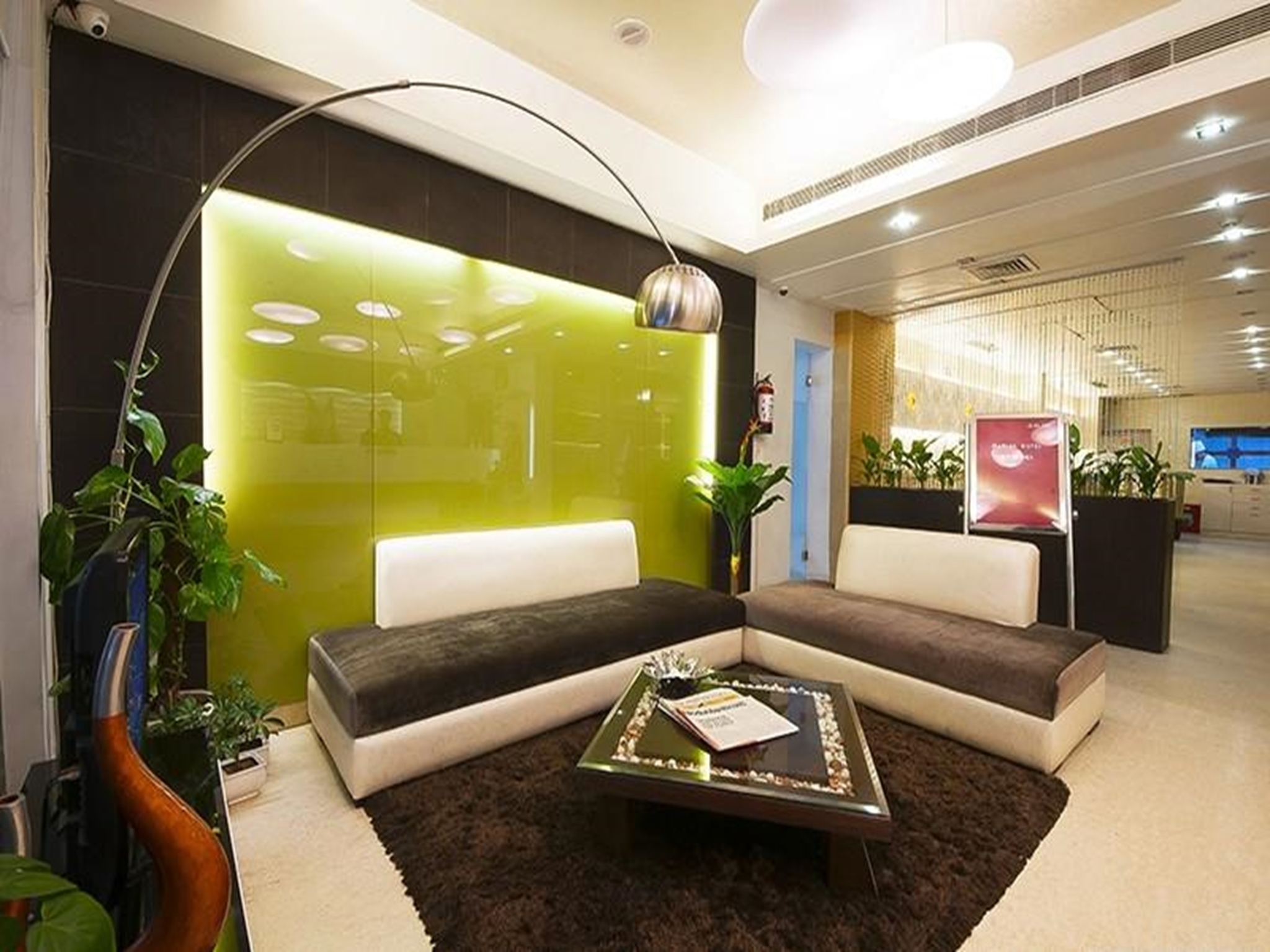 Emblem Hotel Hero Honda Chowk Gurgaon en HRS con servicios gratuitos