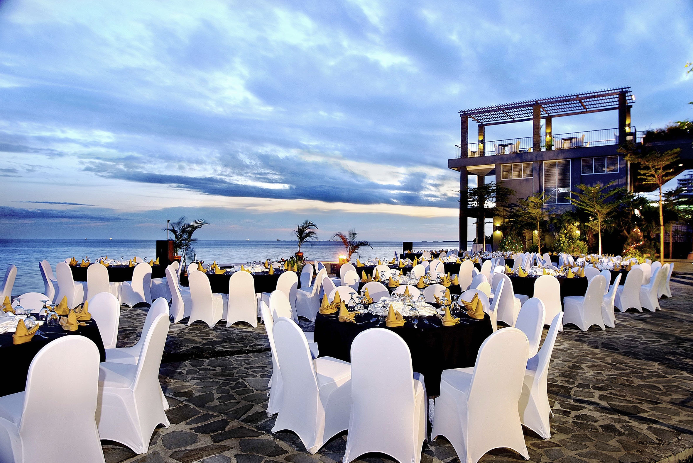 Golden Tulip Balikpapan Hotel and Suites chez HRS avec services gratuits