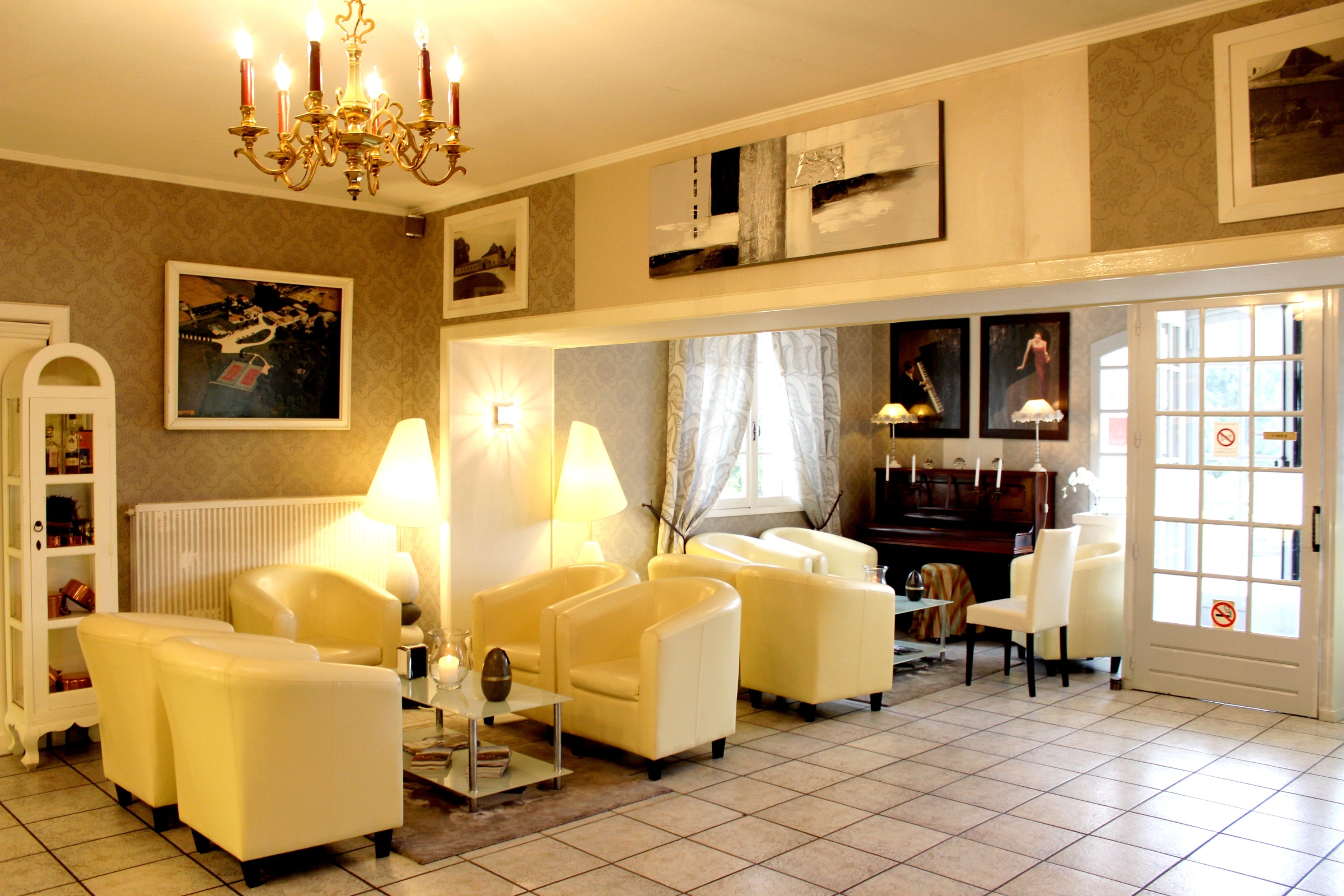 Hotel La Vieille Etable - Roullet-Saint-Estèphe chez HRS avec services  gratuits