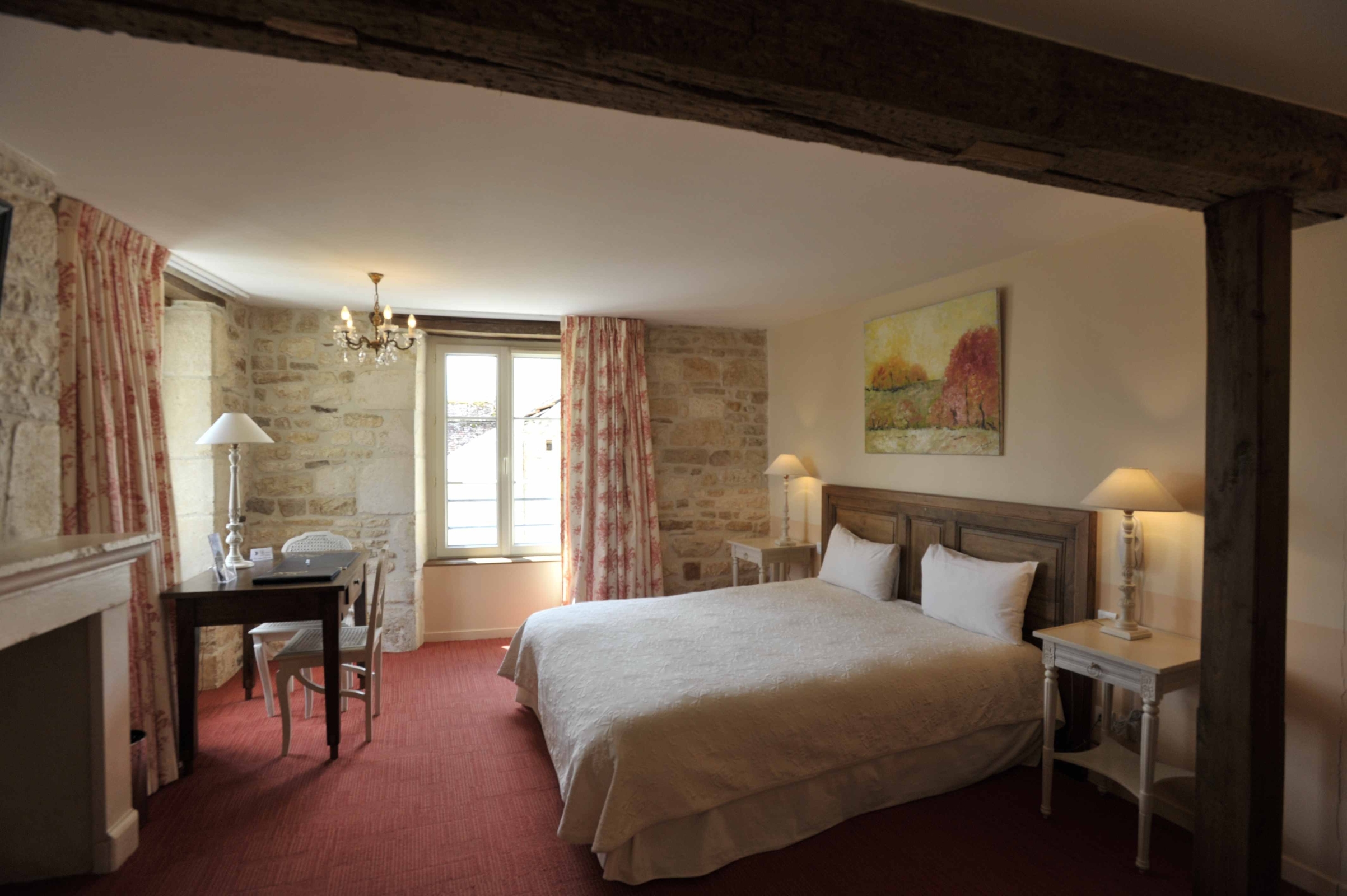Hotel Le Marius Logis - 3 HRS star hotel in Ricey-Bas, Les Riceys  (Champagne-Ardenne)