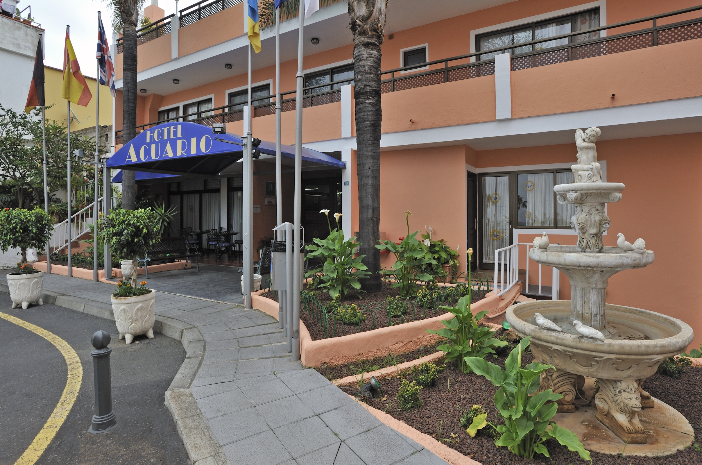Hotel Globales Acuario en Puerto de la Cruz en HRS con servicios gratuitos